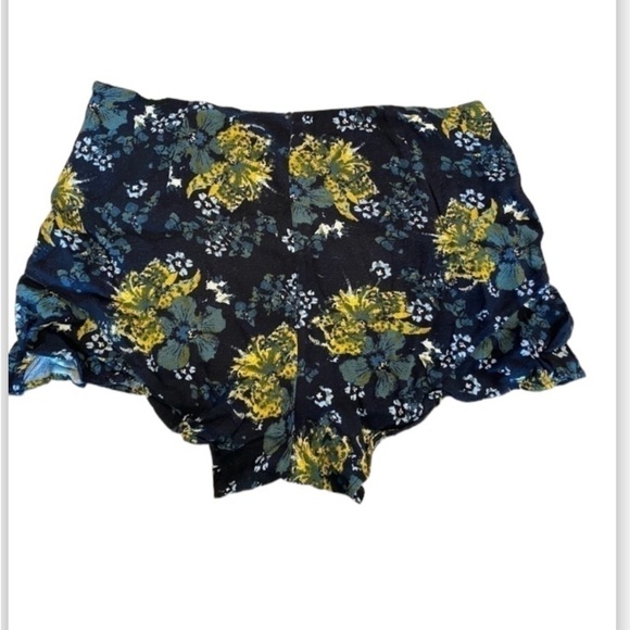 Free people Fiona shorts size (8) medium - Picture 2 of 5